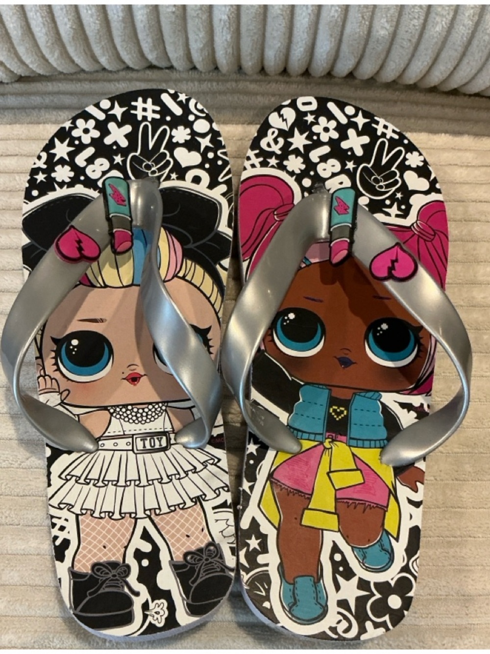 L.O.L. Surprise Flip Flop Sandals - Super Cute! Size 2/3-EUC